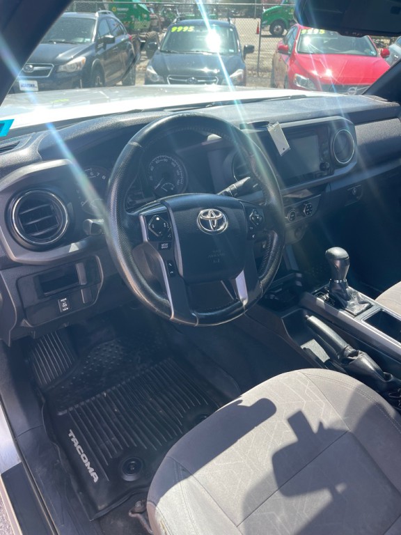 2016 Toyota Tacoma Image 14