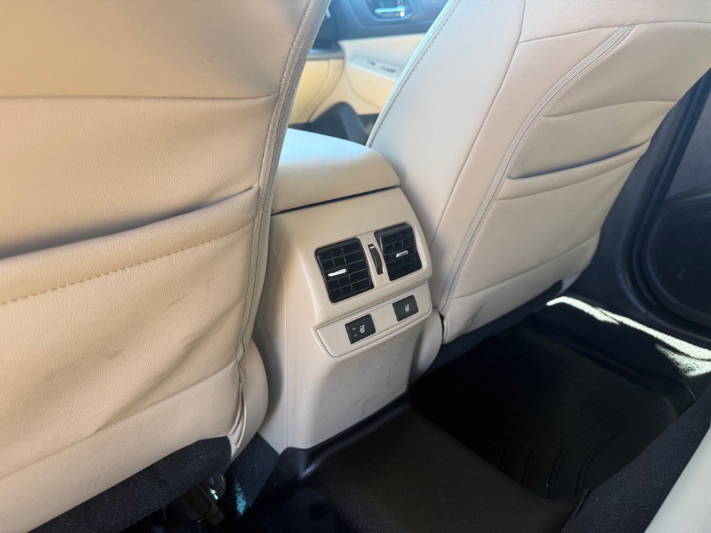 2016 Subaru Outback Image 12