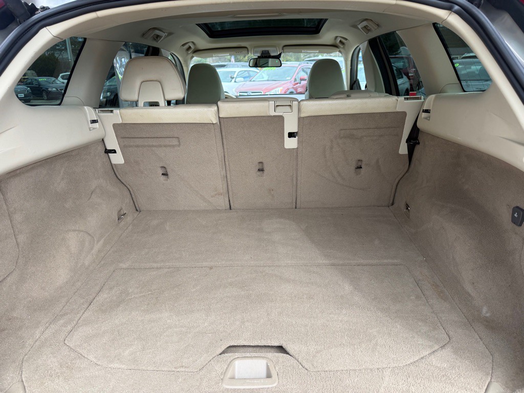 2012 Volvo XC60 Image 8