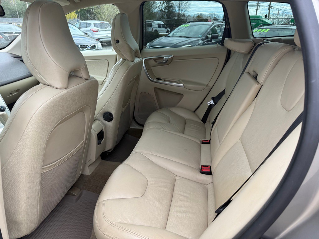 2012 Volvo XC60 Image 9