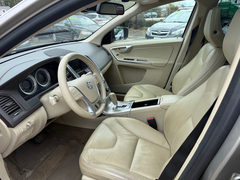 2012 Volvo XC60 Image 10
