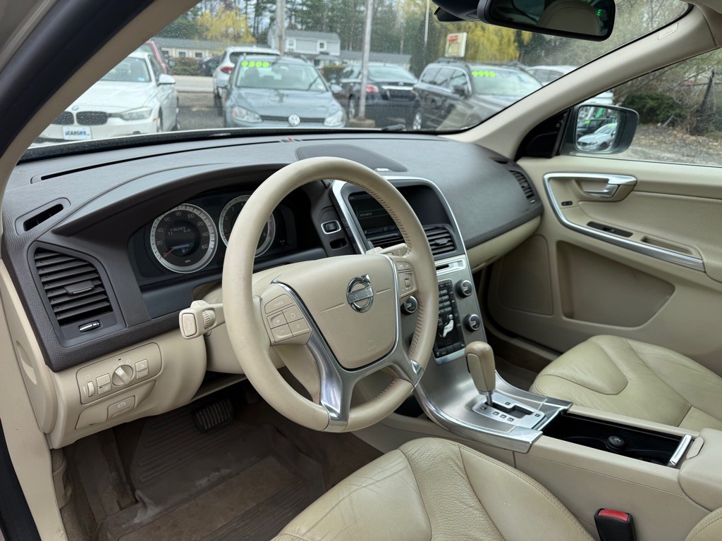 2012 Volvo XC60 Image 11