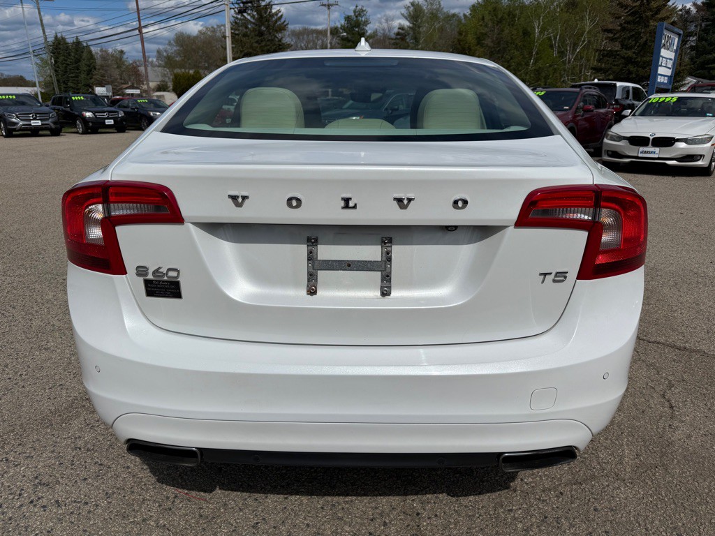 2015 Volvo S60 Image 6
