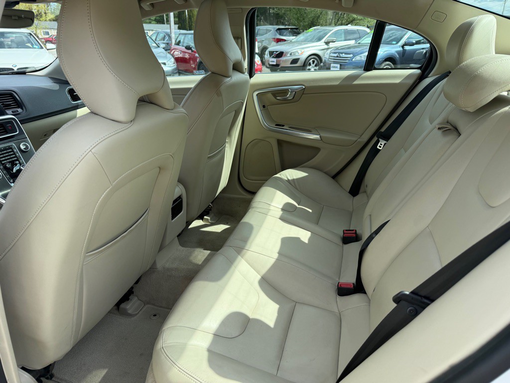 2015 Volvo S60 Image 10