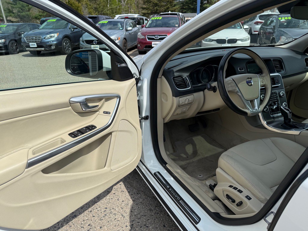 2015 Volvo S60 Image 11