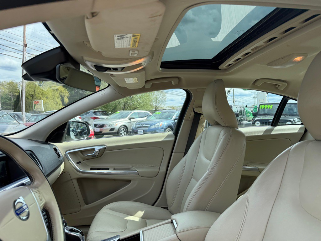 2015 Volvo S60 Image 14