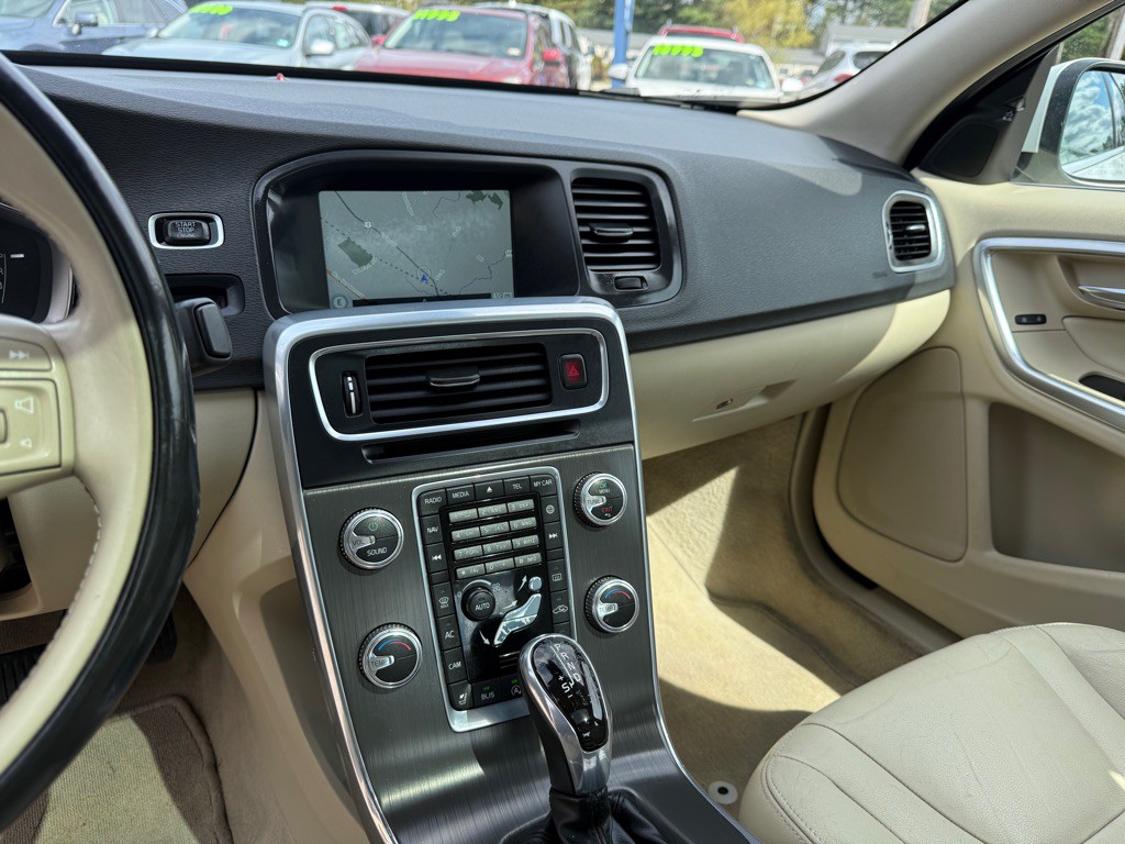 2015 Volvo S60 Image 15