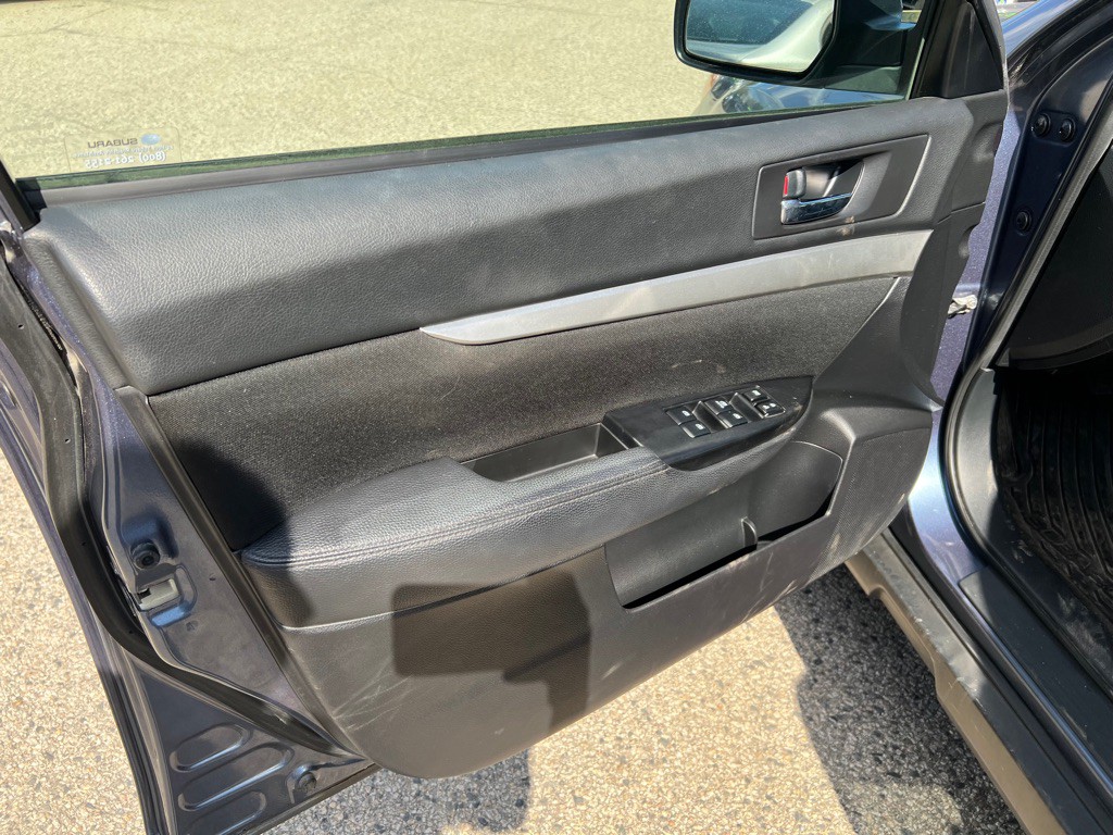 2013 Subaru Outback Image 11