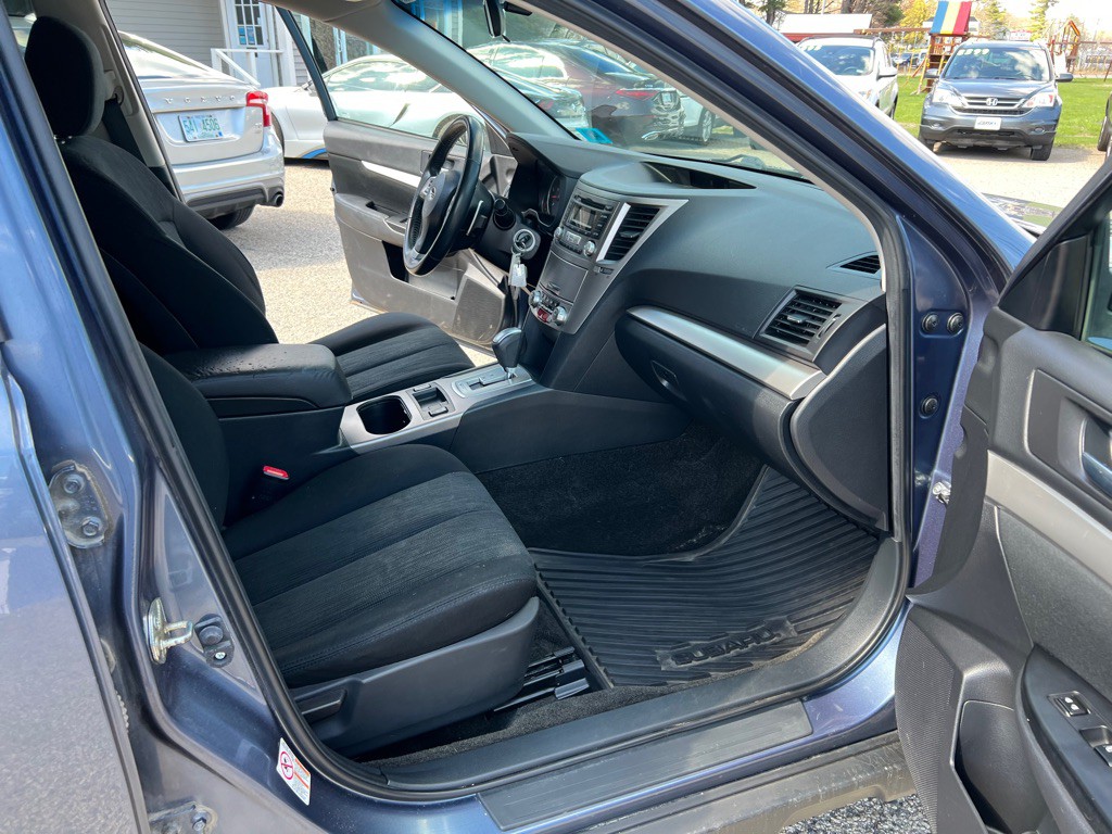 2013 Subaru Outback Image 17