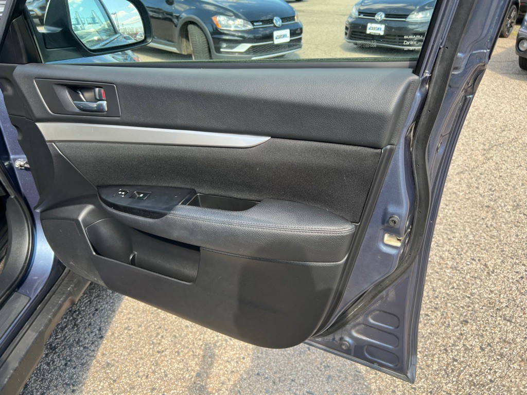 2013 Subaru Outback Image 18
