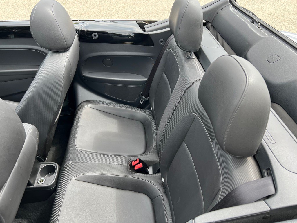 2014 Volkswagen Beetle Image 11