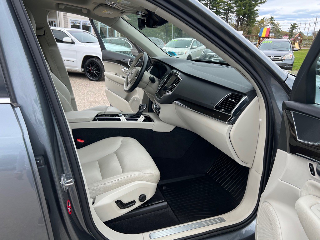 2017 Volvo XC90 Image 17