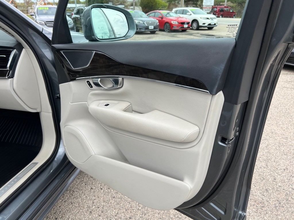 2017 Volvo XC90 Image 18