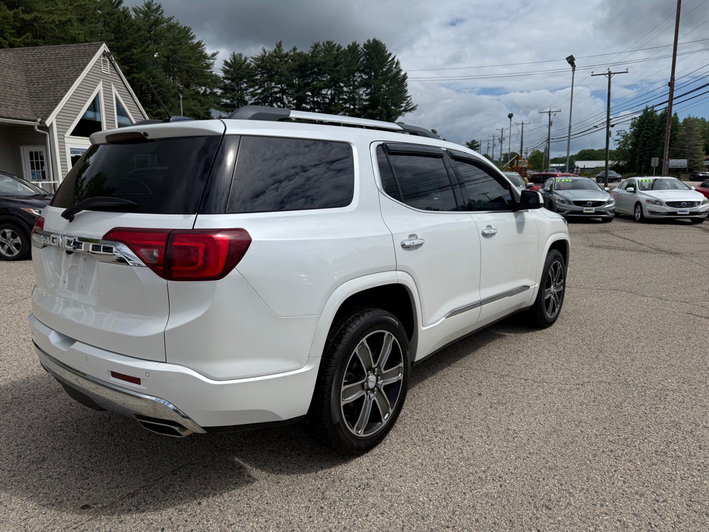 2017 GMC Acadia Image 5