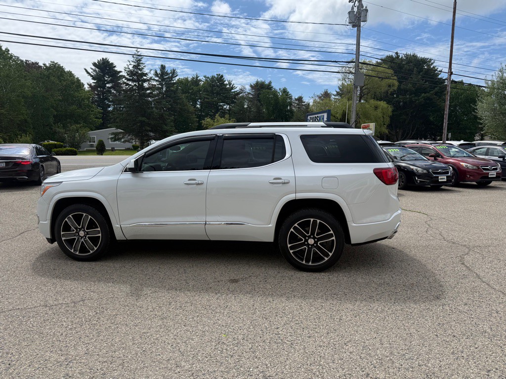 2017 GMC Acadia Image 8