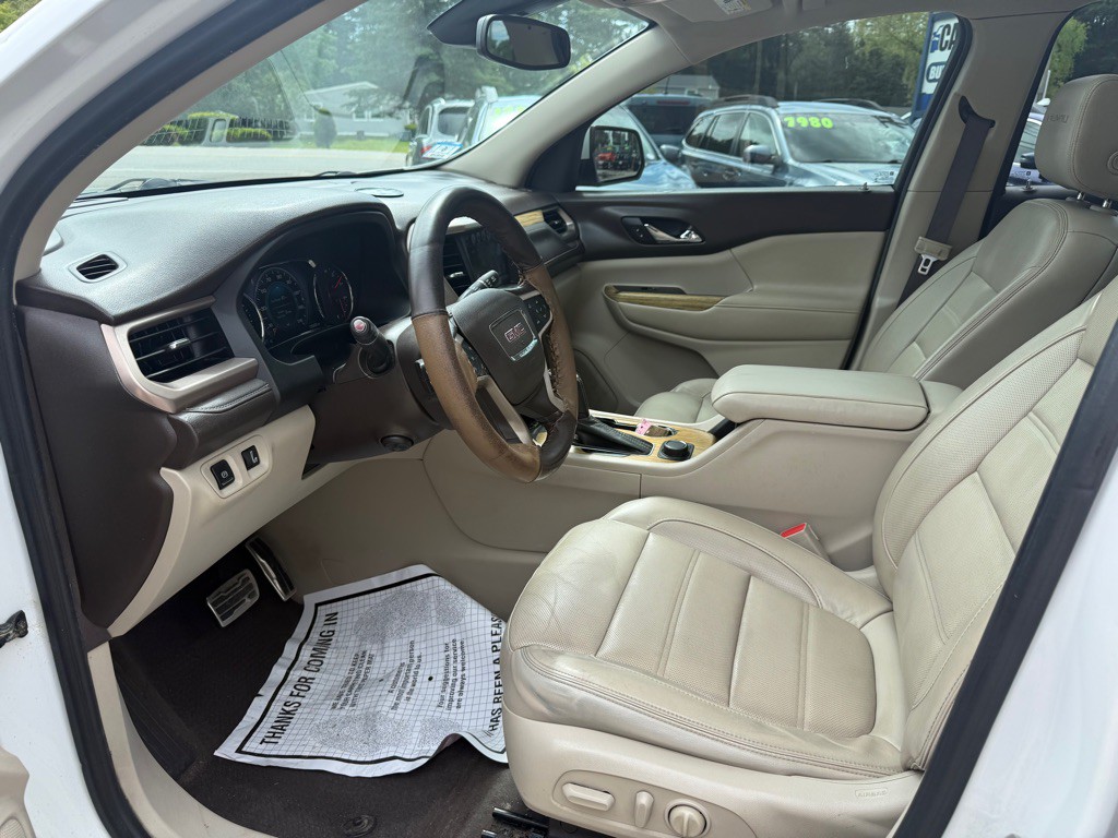 2017 GMC Acadia Image 14
