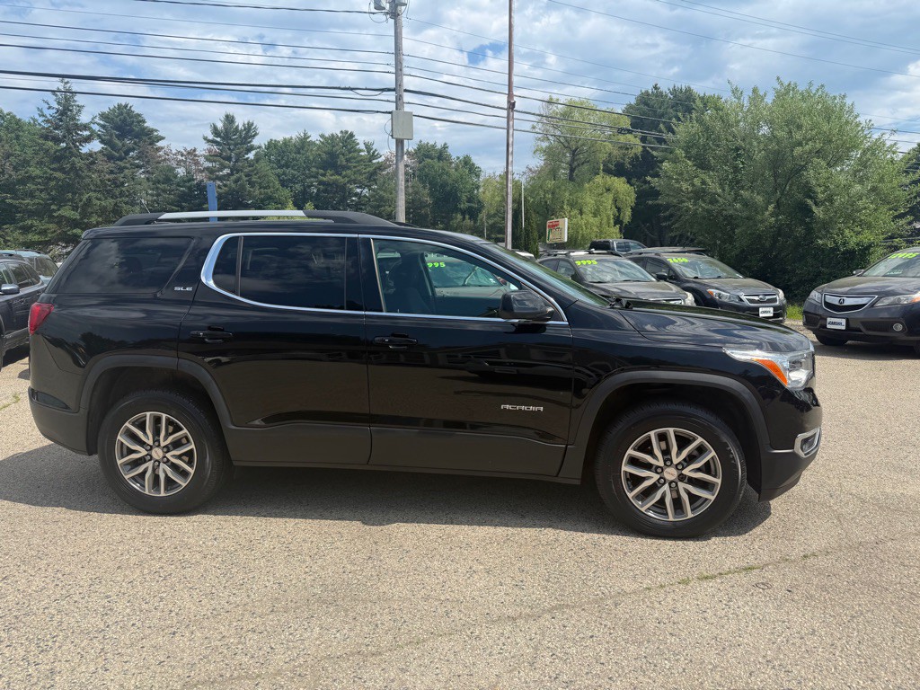 2017 GMC Acadia Image 4