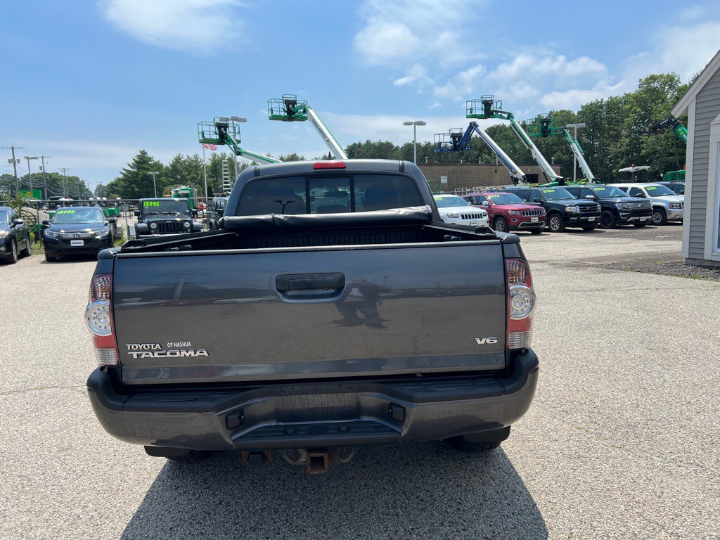 2015 Toyota Tacoma Image 6