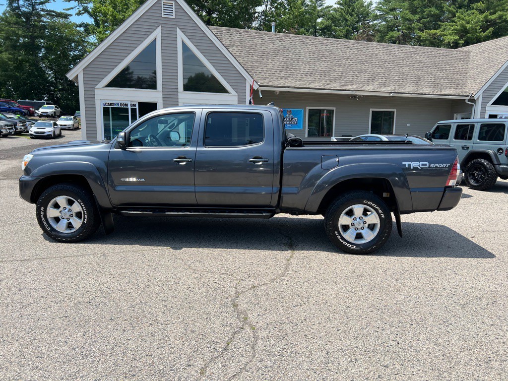 2015 Toyota Tacoma Image 9