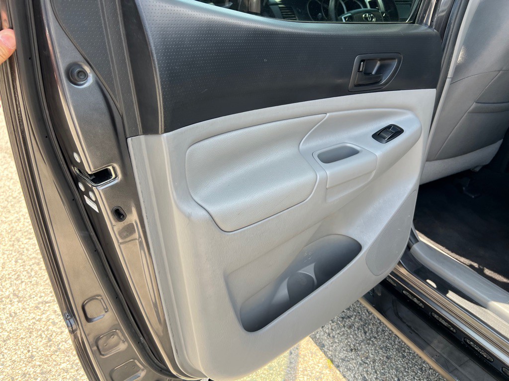 2015 Toyota Tacoma Image 12