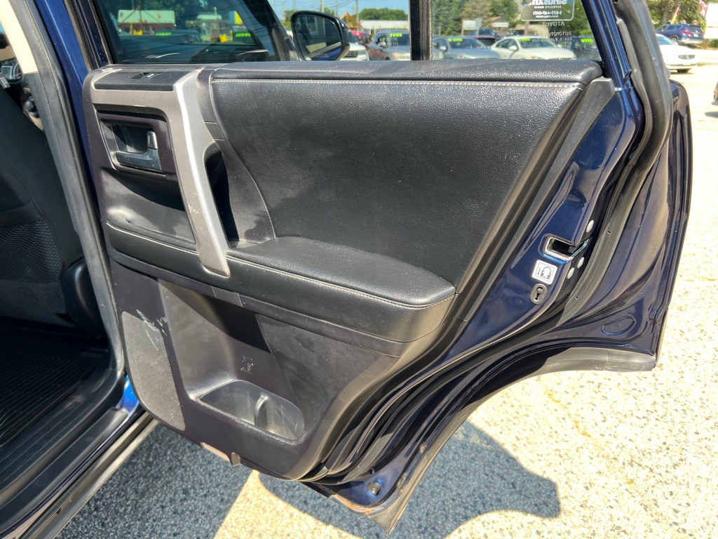 2014 Toyota 4Runner Image 37