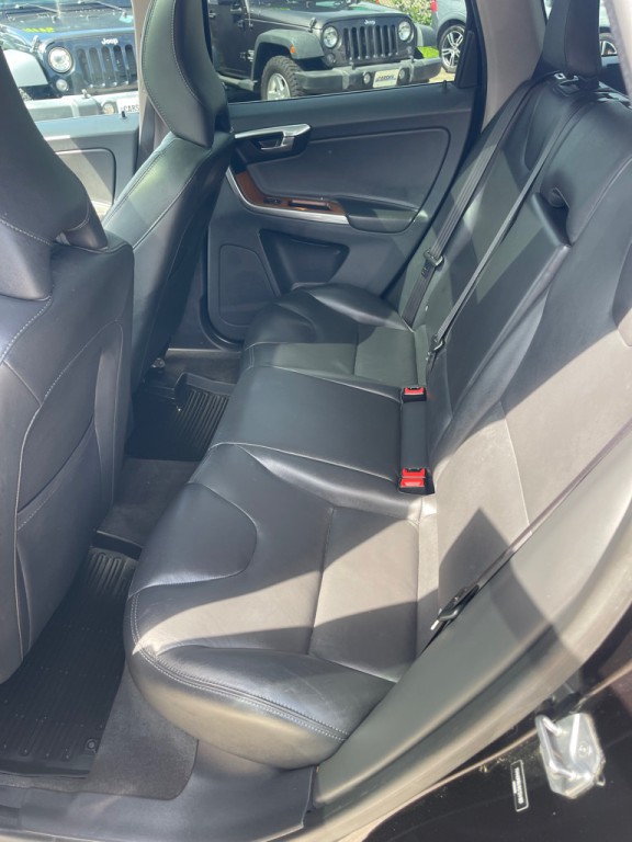 2017 Volvo XC60 Image 14