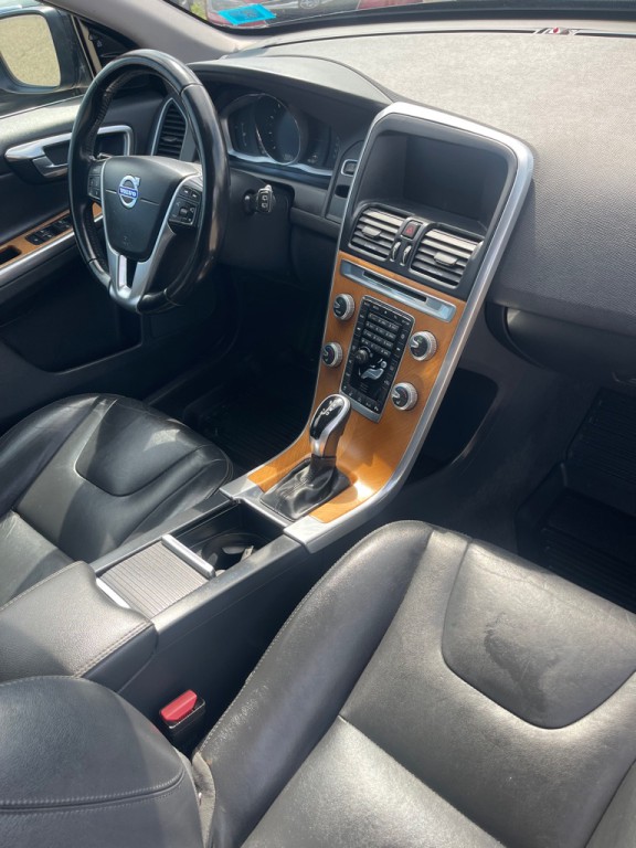 2017 Volvo XC60 Image 18