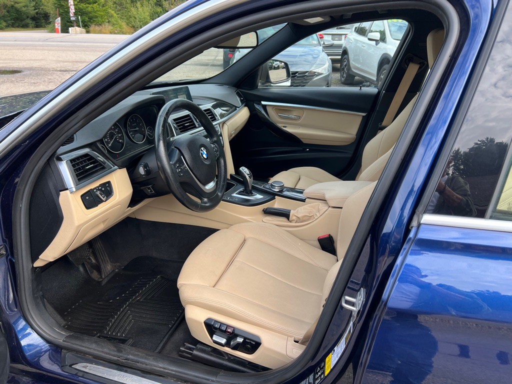 2018 BMW 3 Series Image 10