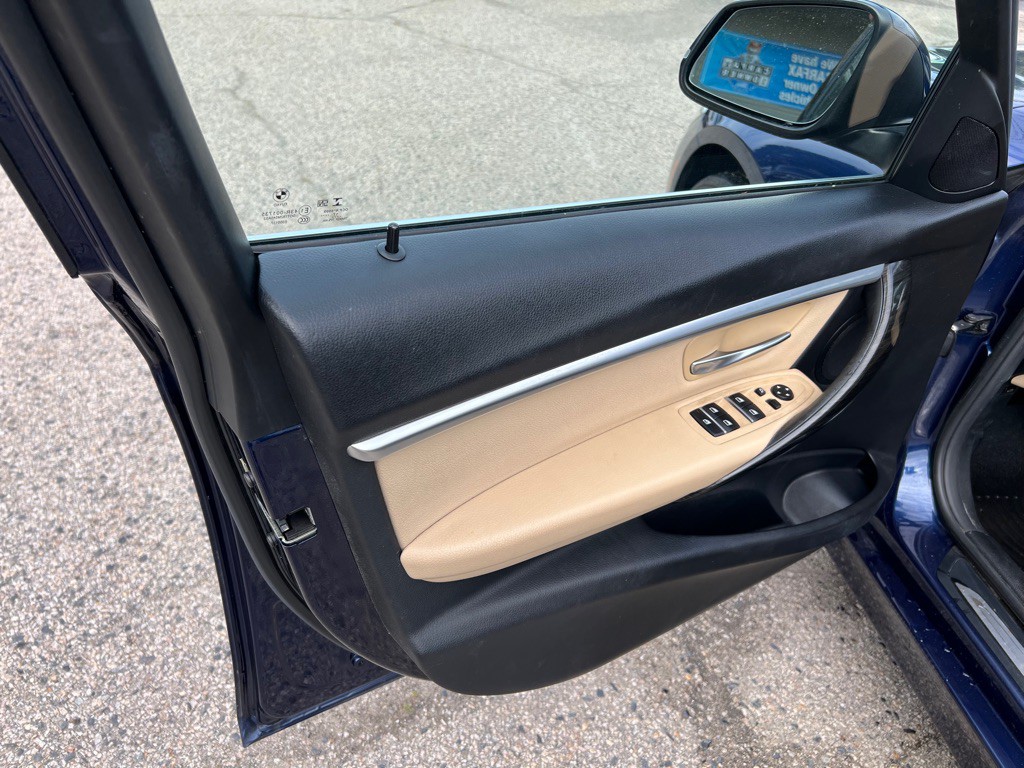 2018 BMW 3 Series Image 11