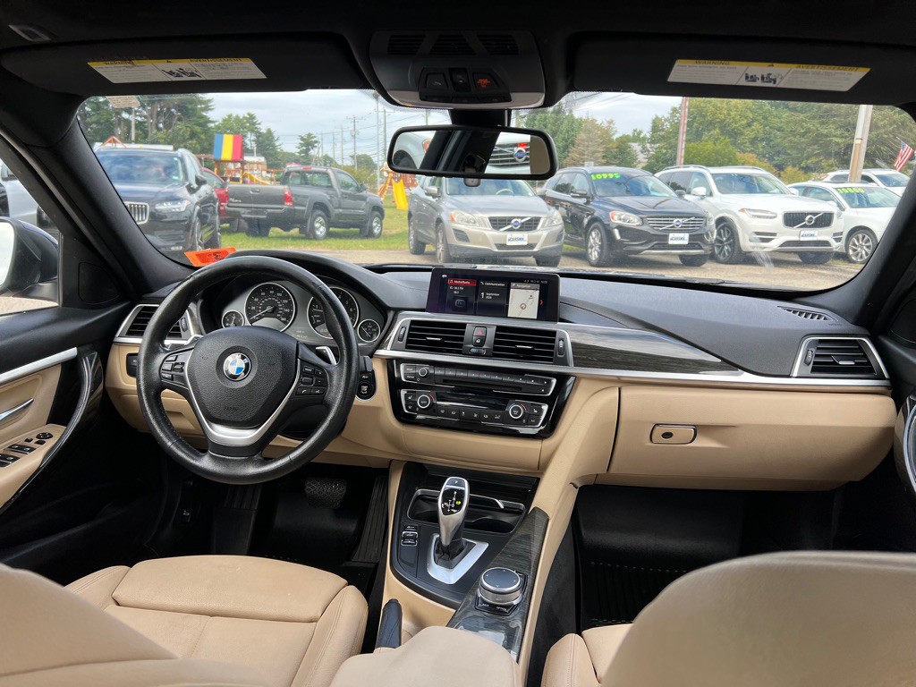 2018 BMW 3 Series Image 18