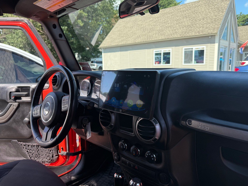 2015 Jeep Wrangler Image 13