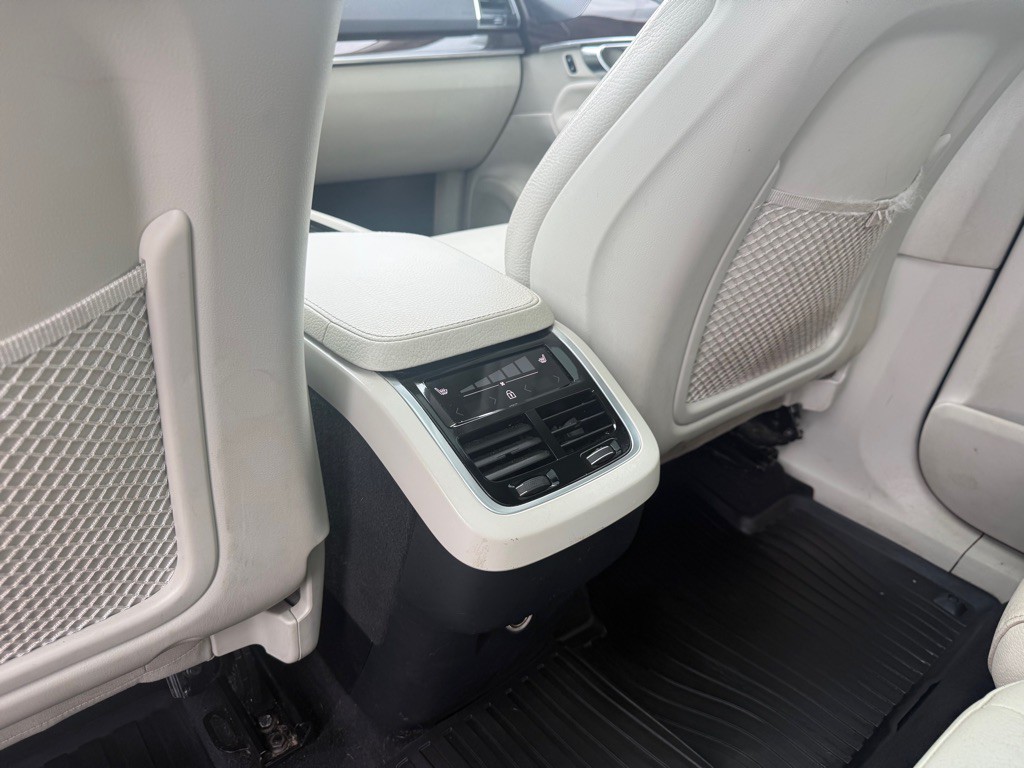2019 Volvo XC90 Image 12