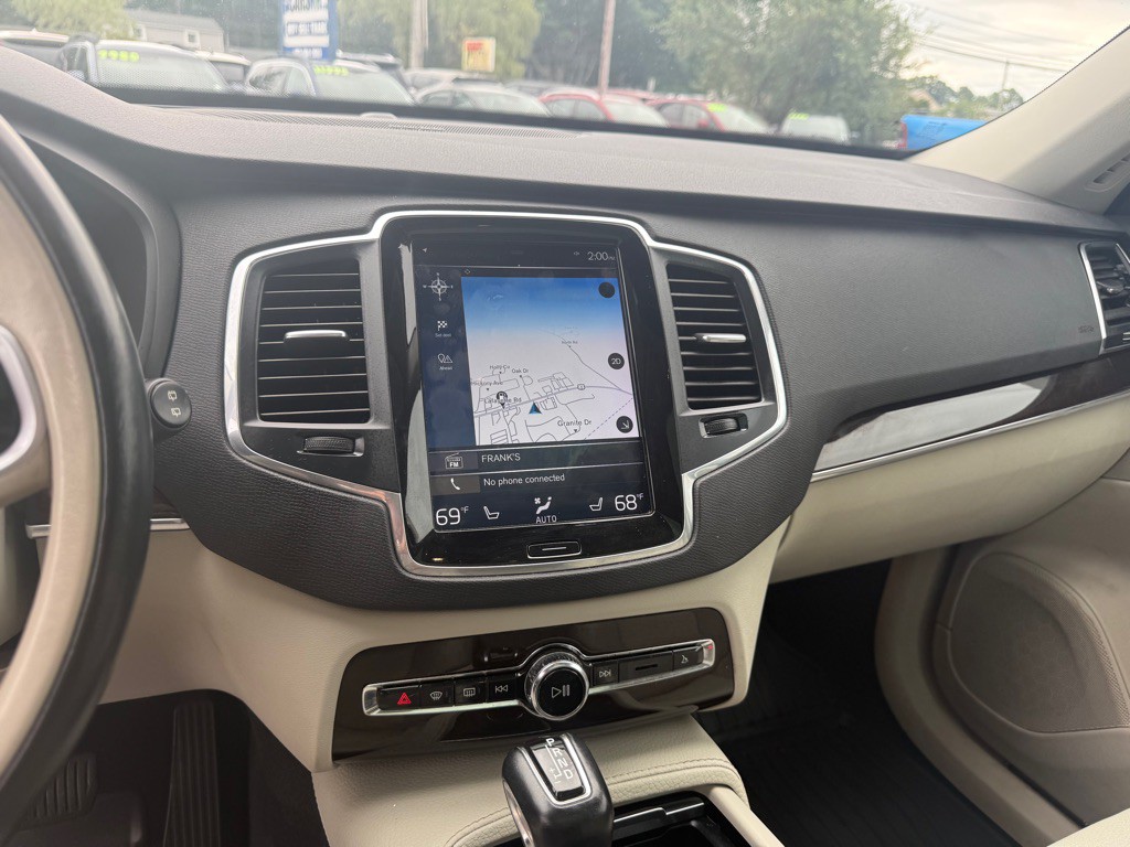 2019 Volvo XC90 Image 17