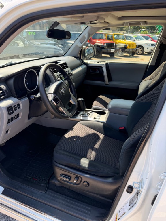 2012 Toyota 4Runner Image 9