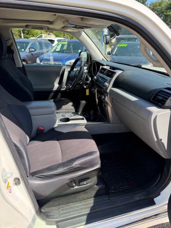 2012 Toyota 4Runner Image 10