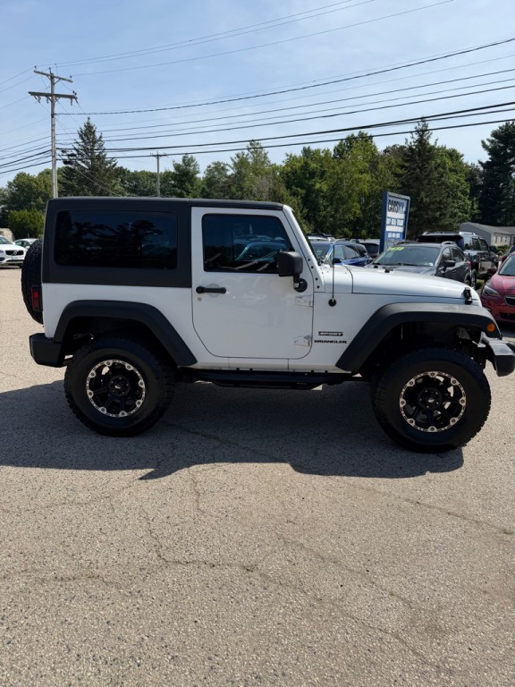 2012 Jeep Wrangler Image 5