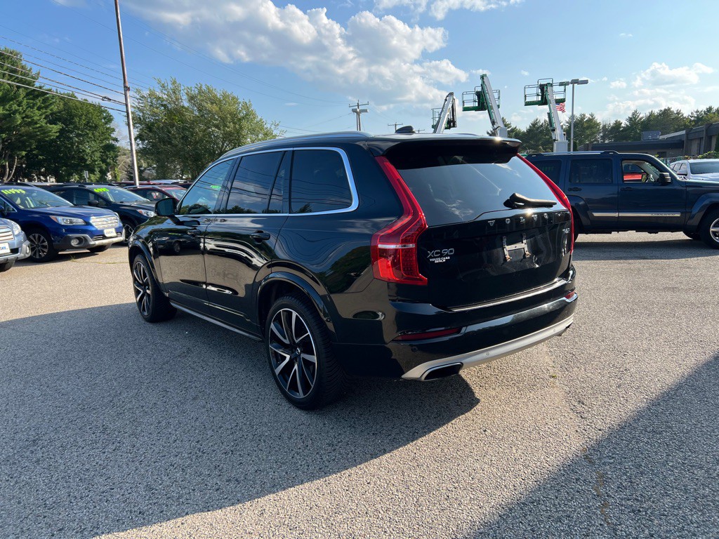 2020 Volvo XC90 Image 8