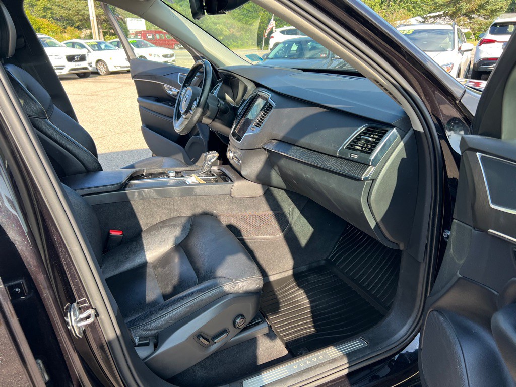 2020 Volvo XC90 Image 17