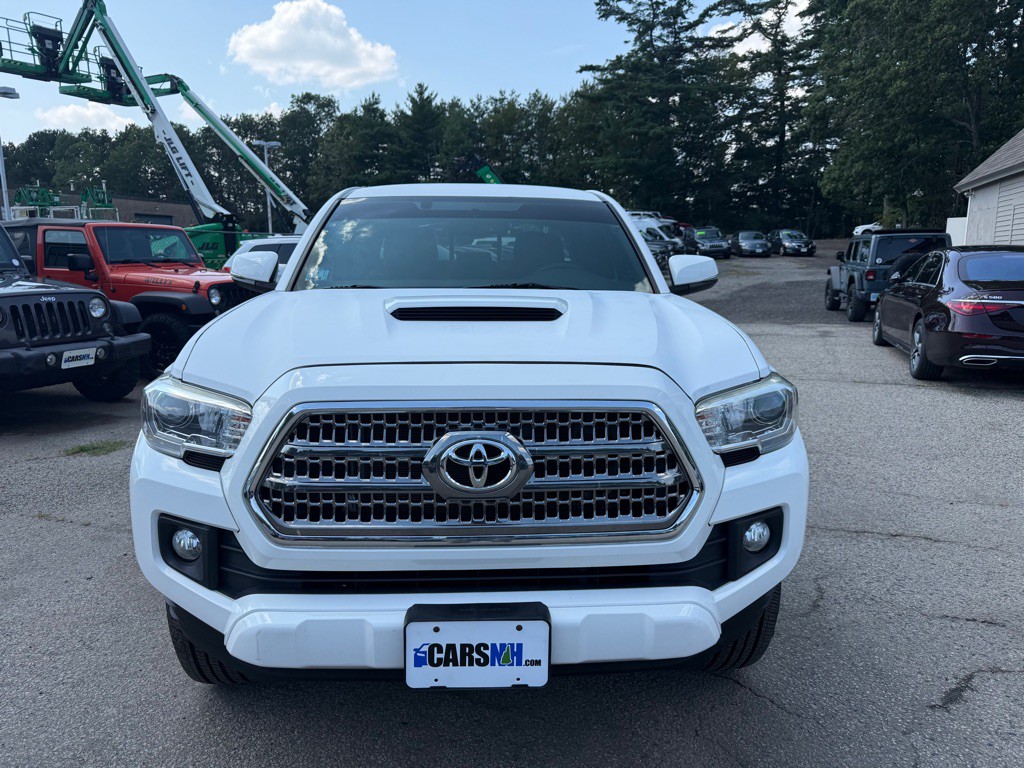 2016 Toyota Tacoma Image 2