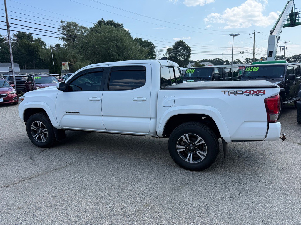 2016 Toyota Tacoma Image 8
