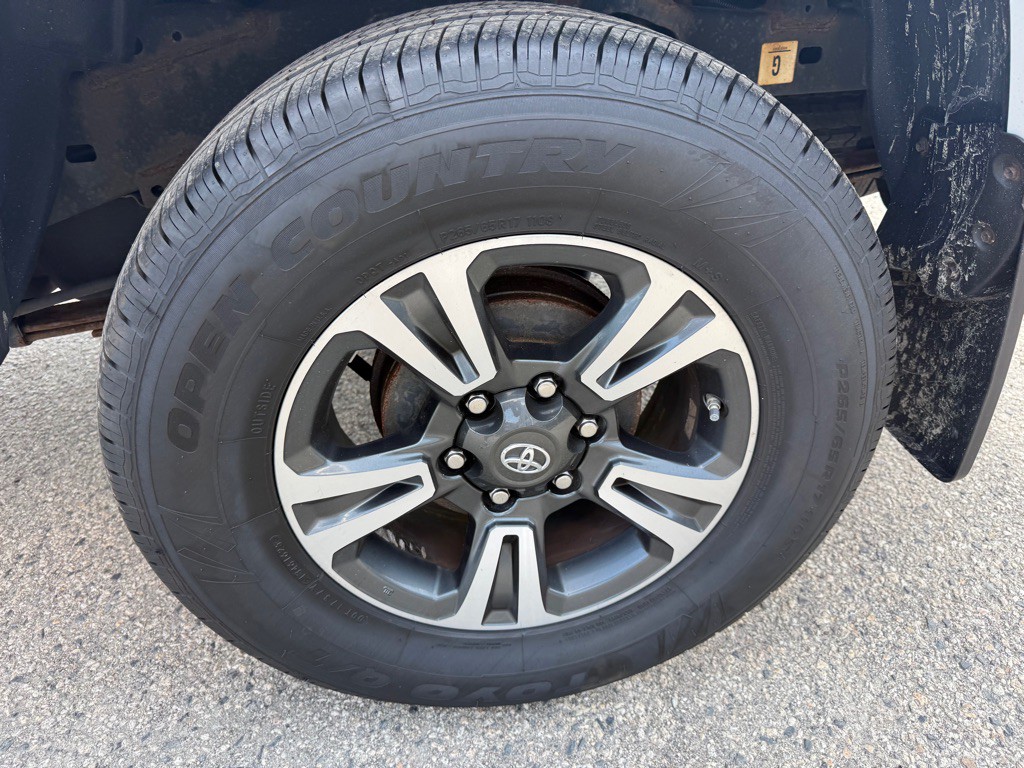 2016 Toyota Tacoma Image 10