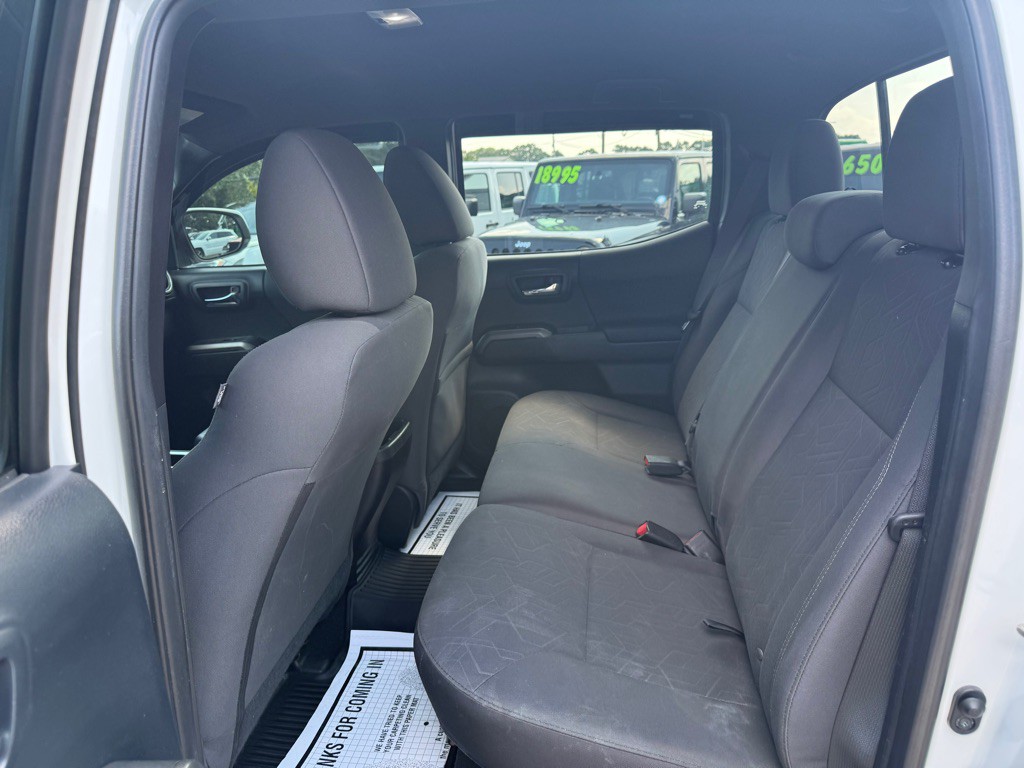 2016 Toyota Tacoma Image 11