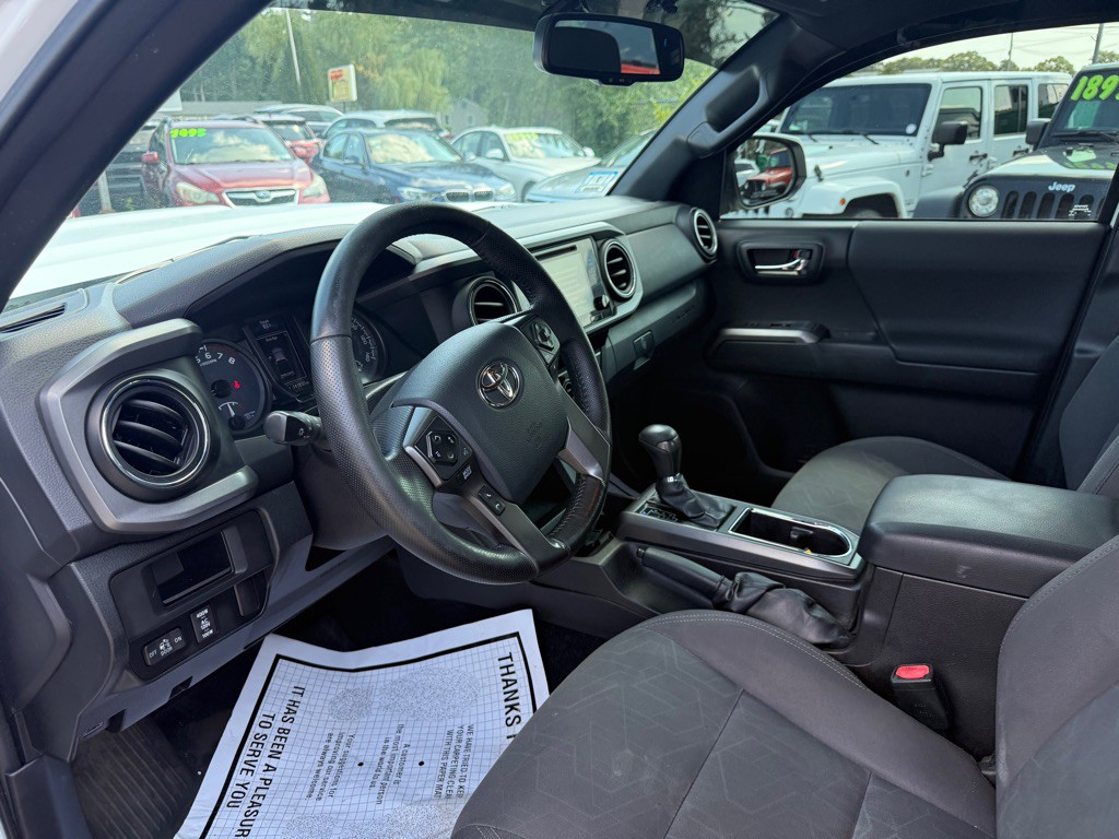 2016 Toyota Tacoma Image 14