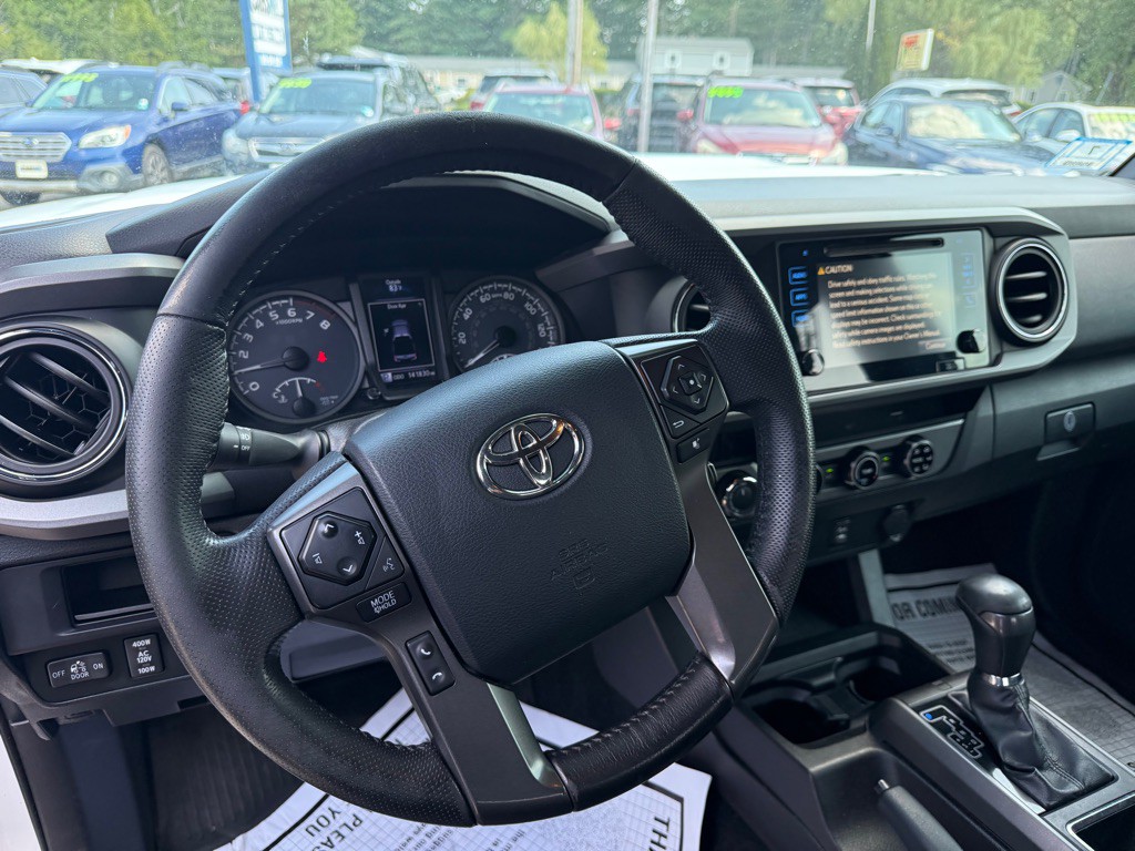 2016 Toyota Tacoma Image 15