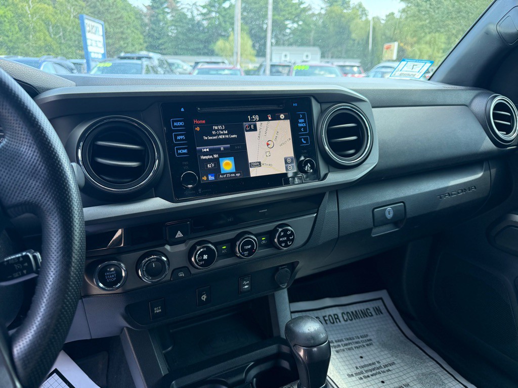 2016 Toyota Tacoma Image 16