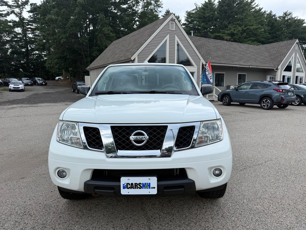 2014 Nissan Frontier Image 2