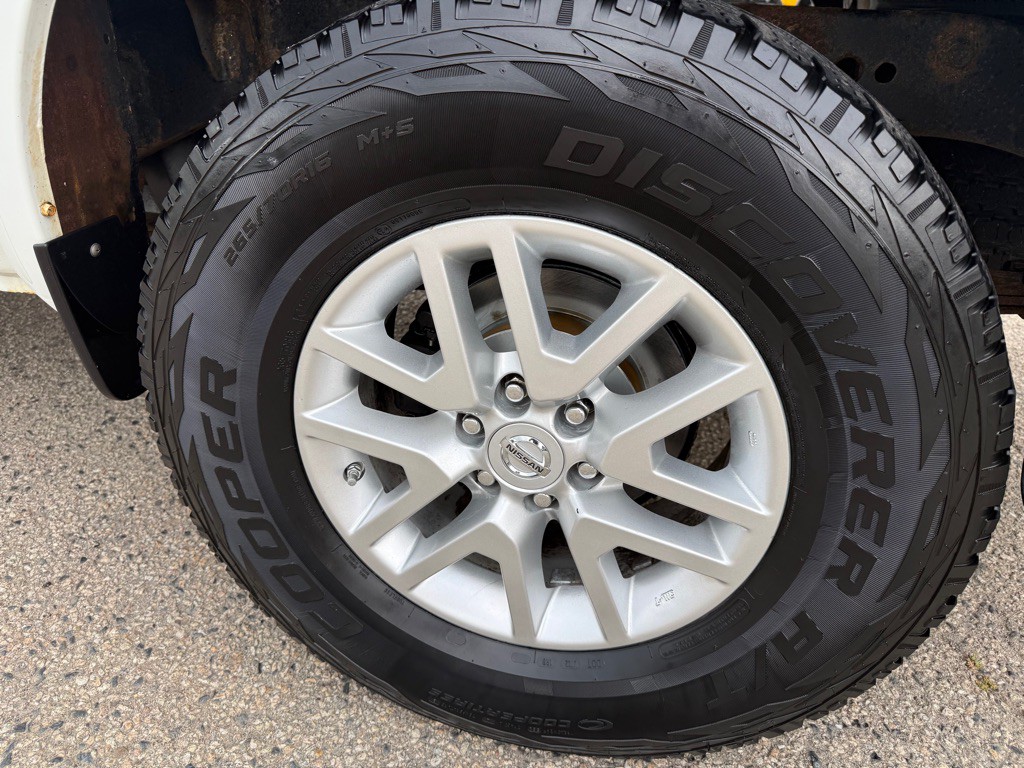 2014 Nissan Frontier Image 9