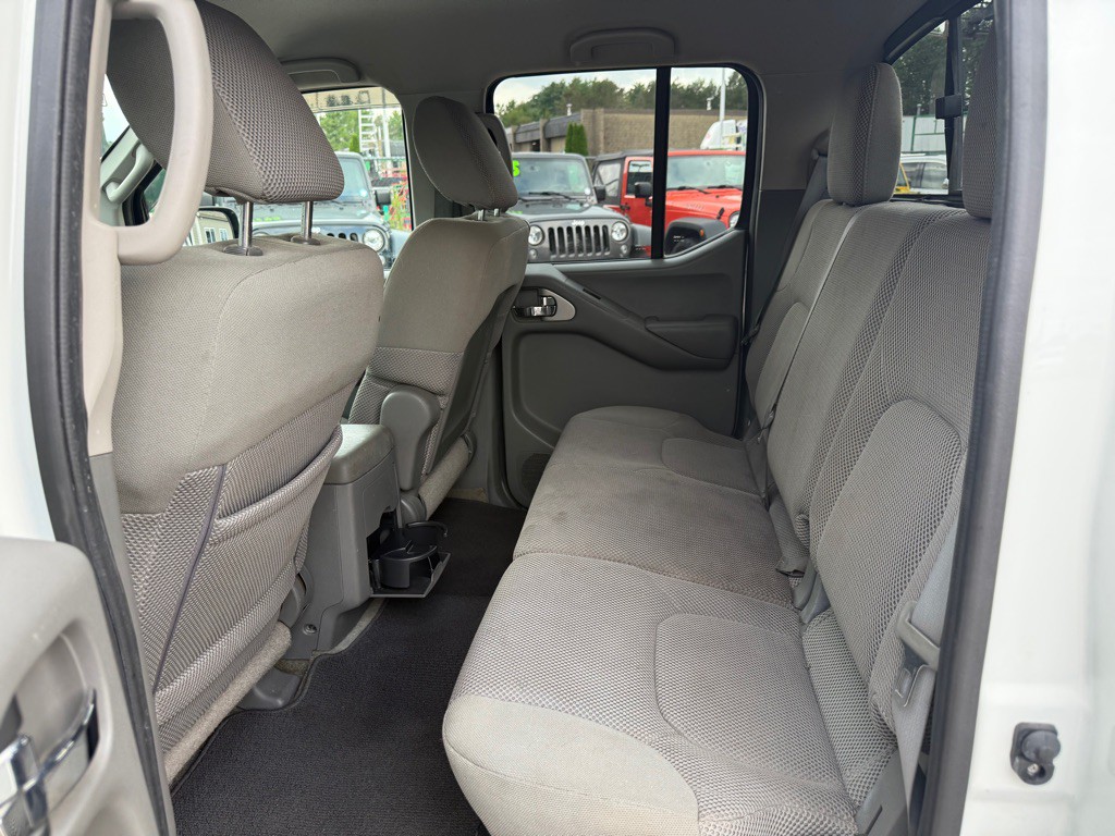 2014 Nissan Frontier Image 11