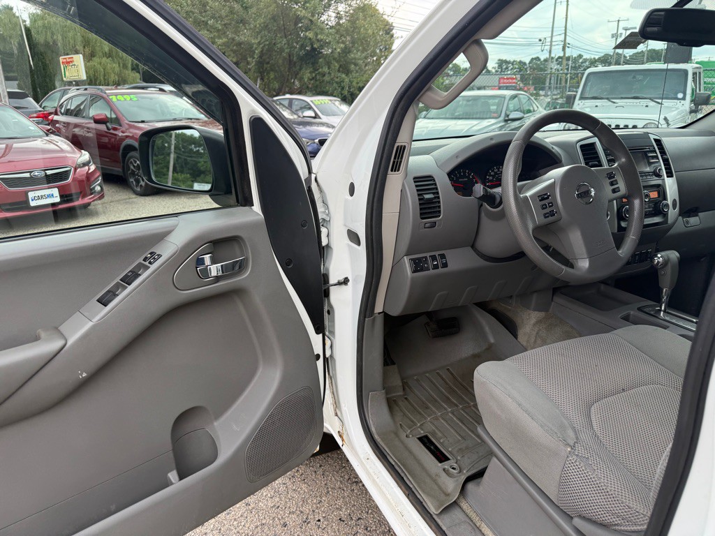 2014 Nissan Frontier Image 12