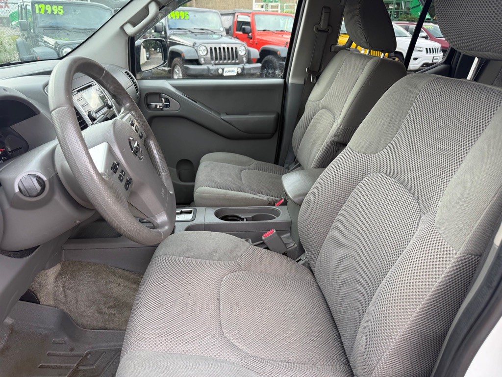 2014 Nissan Frontier Image 15